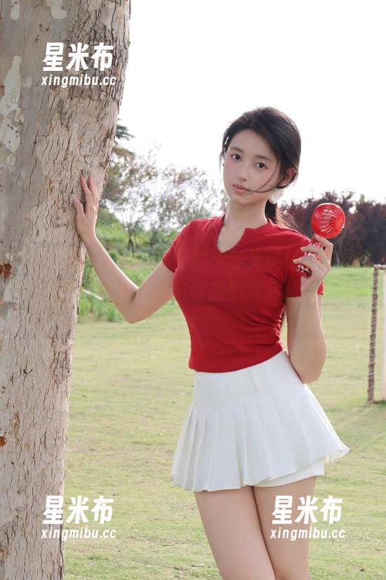 美媛馆-Love陆瓷 美媛馆 - Love陆瓷的无圣光美脚,套图告诉你什么叫真实与诱惑的完美结合!.txt