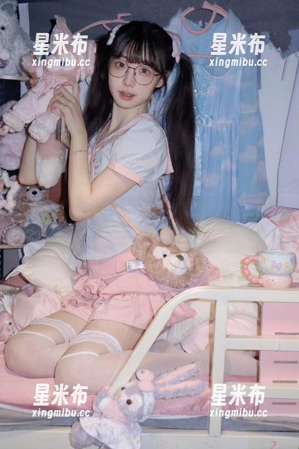 美媛馆 - 用心体会杨晓青儿的白裙作品，在线探索她的创意世界.txt