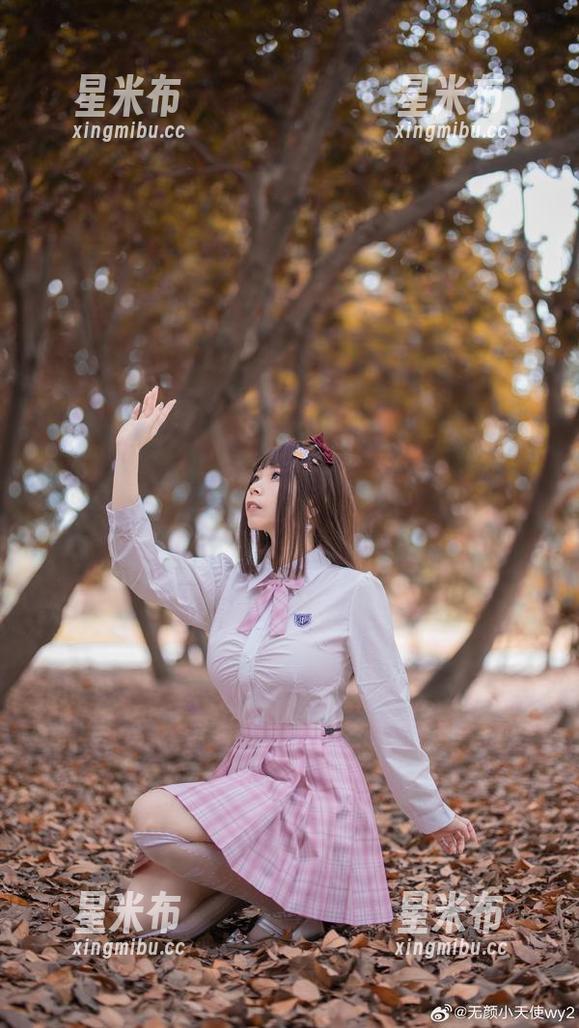 高清写真分享：自闭颜球球的剧情之旅，展现她的无限魅力.txt