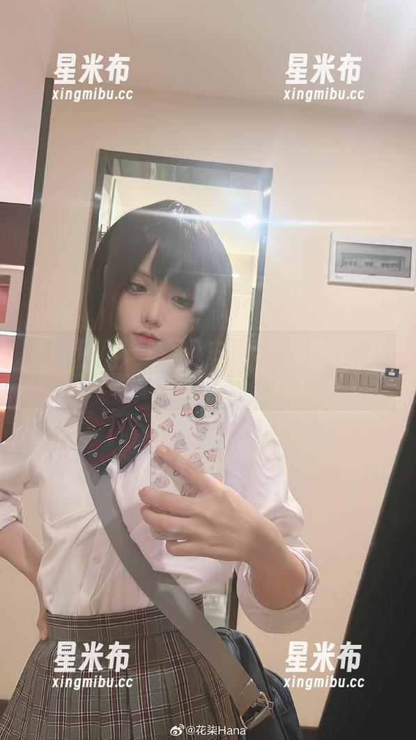 花柒Hana 花柒Hana美腿写真中的每一处细节,原图揭秘让人陶醉!.txt