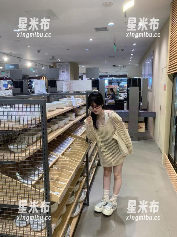 若若老师 微密圈 - 紧急更新!若若老师微信朋友圈系列图片让你爱不释手的原因.txt