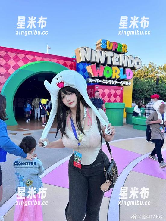 温馨圣诞，菌烨tako带来的绝美图包，记录节日里的每一个感动瞬间！.txt