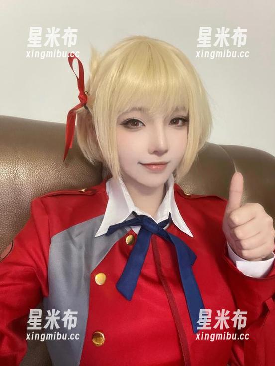 奥古斯都女仆私房写真合集：菌烨tako的温柔与妩媚尽显无遗.txt