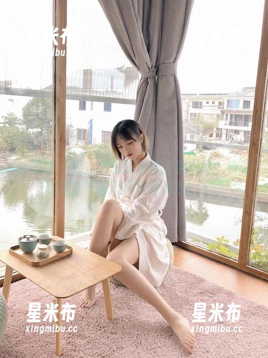 袜啵啵 - 想知道瑶瑶为何爱帆布鞋？她的写真分享将揭示所有秘密！.txt