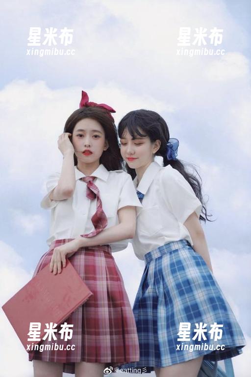 微密圈 - 一探究竟！铁锤姐姐红色兔妹写真，图包里的惊喜不断！.txt