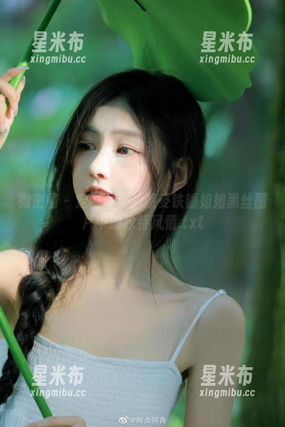 铁锤姐姐 微密圈 - 定制写真:感受铁锤姐姐黑丝图片中的独特风情.txt
