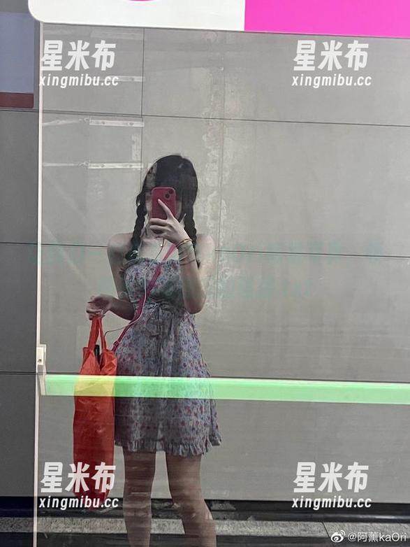 阿薰kaOri 让我们一起观看阿薰kaOri眼镜写真,领略时尚与创意的碰撞.txt