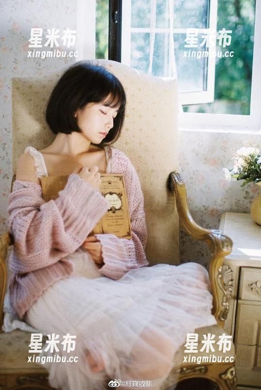 雅拉伊-妍妍 雅拉伊 - 妍妍的圣诞奇妙旅程:最新写真合集带你领略节日的魅力与风情!.txt