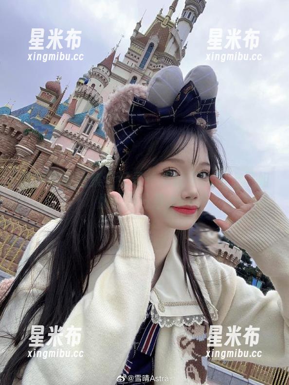 雪晴嘟嘟图集全记录：年纪不大的上司姐姐靓影分享.txt