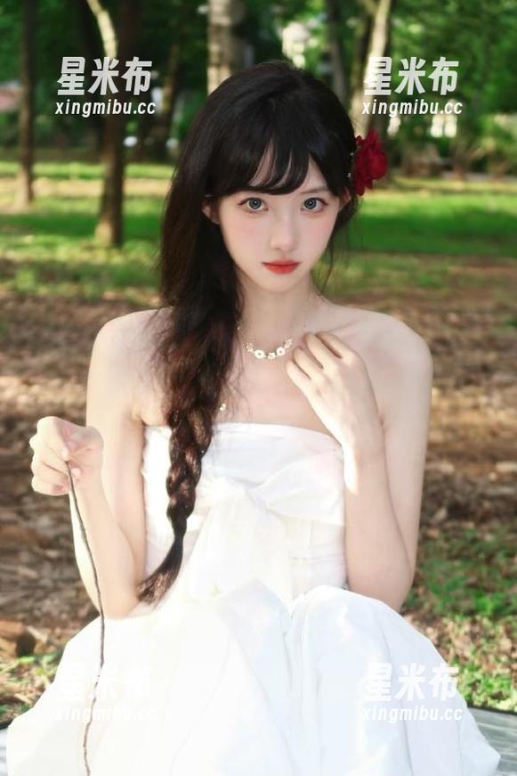 青豆客 - 娜依灵儿瑜伽图集欣赏：灵动与优雅的资源盛宴.txt