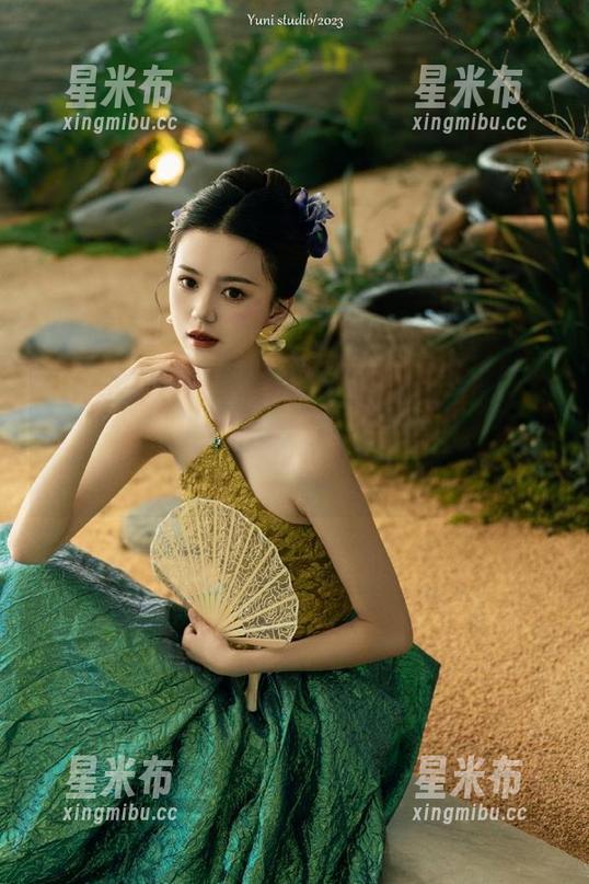 青豆客 - 黄可christine连衣裙写真资源大公开：展现她的个性与风采，不容错过.txt