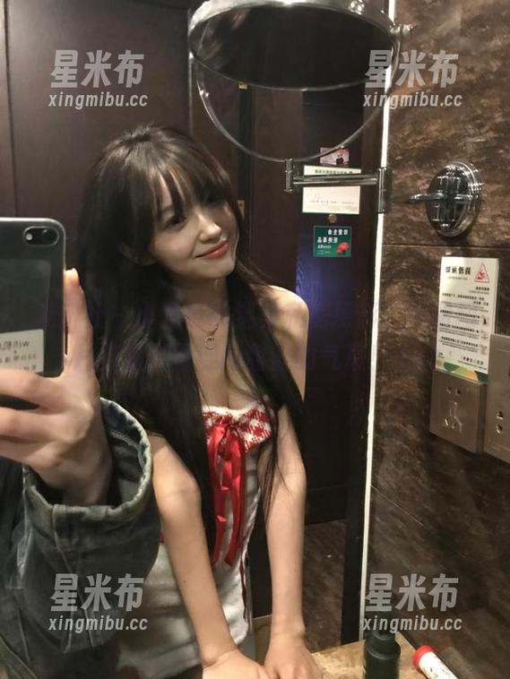 魅妍社-小尤奈 魅妍社 - 小尤奈的温柔私房摄影,绚丽图片流露出青涩而甜蜜的气息!.txt