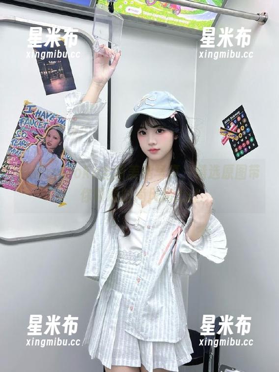 魅瞳meroko全新美腿写真，精选原图带你领略时尚风尚.txt
